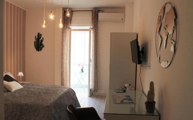 BARI ROOMS Suite Station