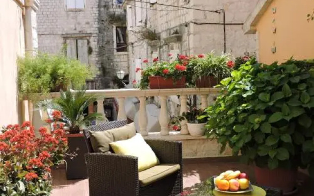 Apartments & Rooms Trogir Stars