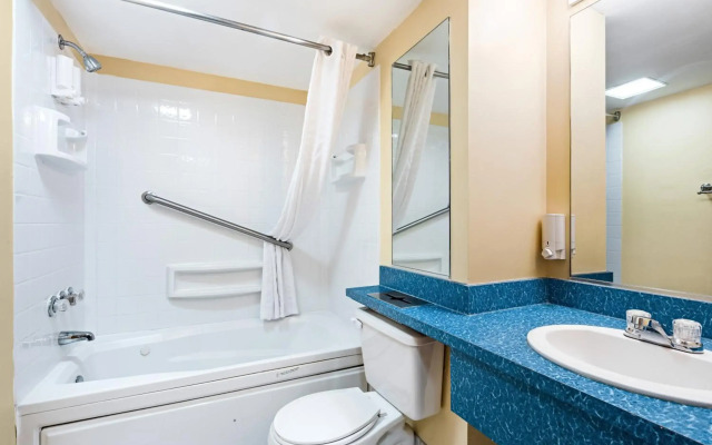Ocean Sands Resort, Oceanfront, Virginia Beach by Vacatia