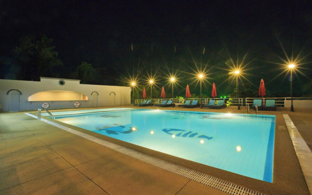 Blue Wave Beach Resort