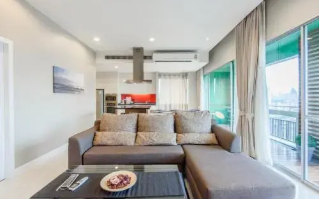 Roomromo Residence by Rompo