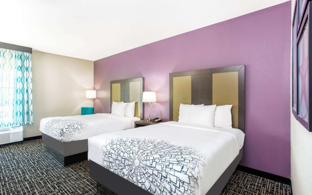 La Quinta Inn & Suites by Wyndham Hillsboro