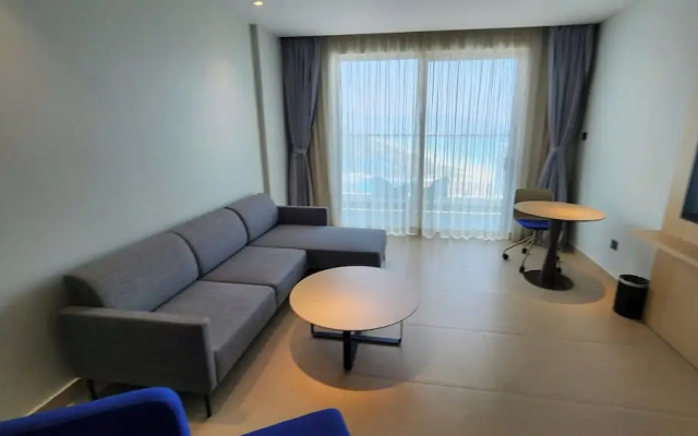 Arena Cam Ranh Beachfront Condotel