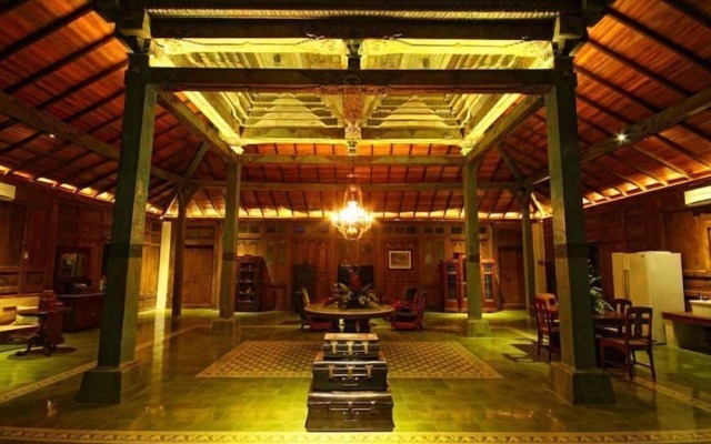 Jadul Adarapura Resort & Spa