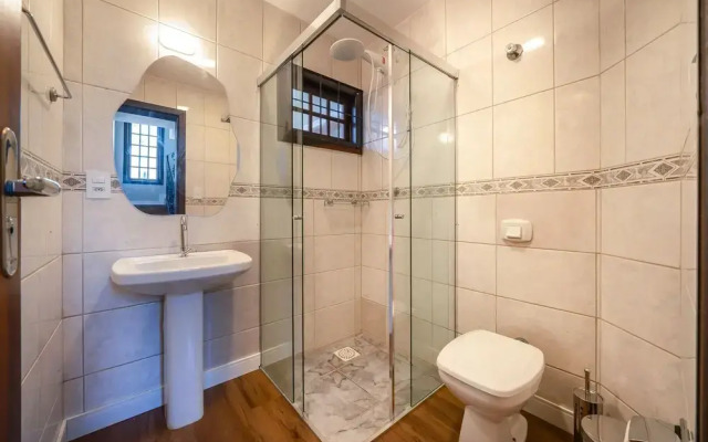 Casa alto padrão com piscina 15 pessoas