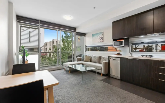 Fitzroy North 1-bed With Balcony by Edinburgh Park