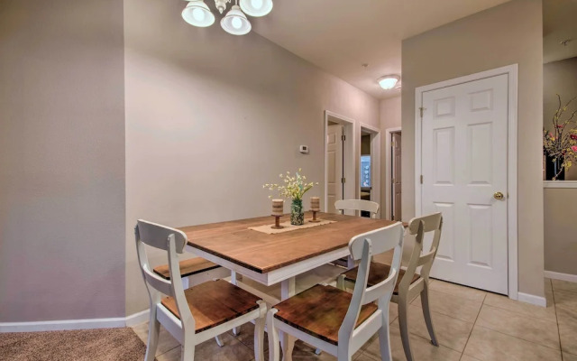 Spacious Lakefront Condo w/ Views in Camdenton!