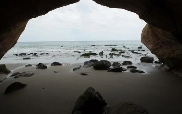 Hotel Nirvana Beach