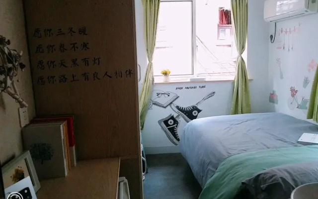 Hard Candy Apartment No.17