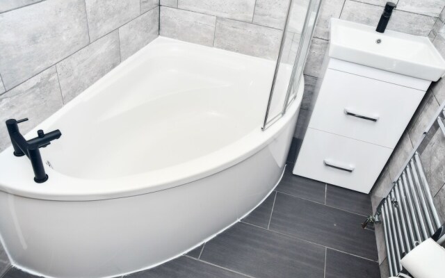 stylish 6 bed home
