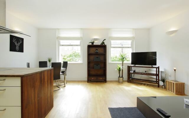 2 Bdr in Kensington E1 by the Residences