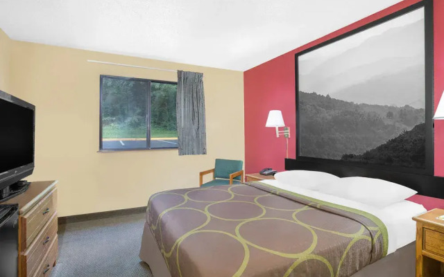 Super 8 Roanoke VA