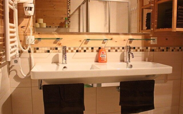 X-Alp Lodges