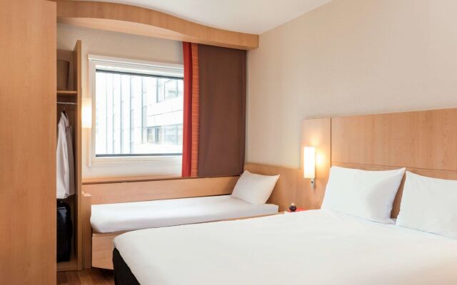 ibis Paris Pont De Suresnes