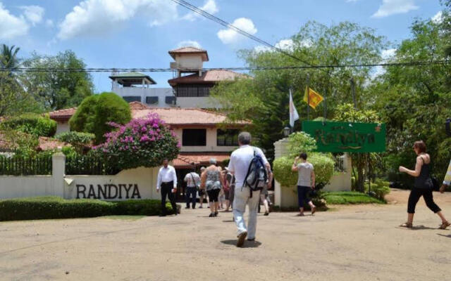 Hotel Randiya