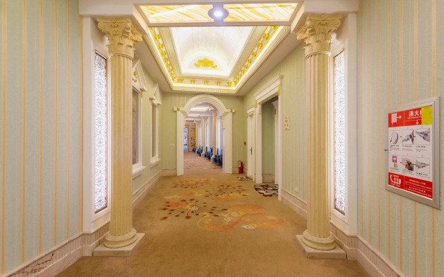 Dongfang Hotel