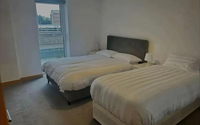 Dartford Apartment - Sleeps 3 - Central Stay