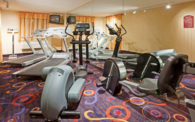 Holiday Inn Express & Suites Minneapolis – West End by IHG