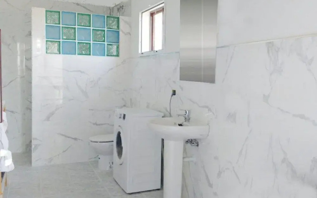 1120 Villa Meneguina-zafiro