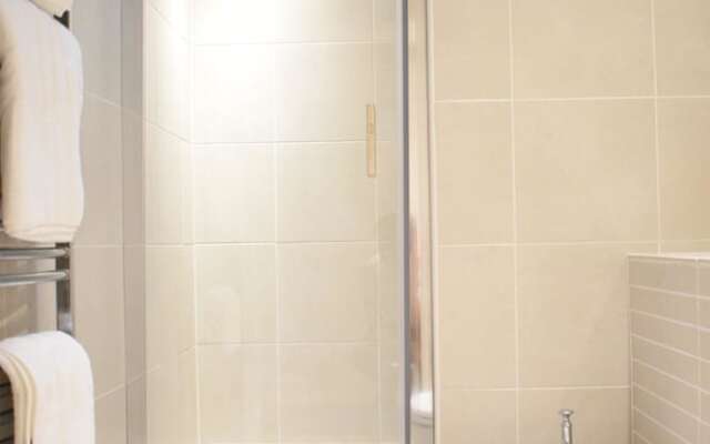 2 Bedroom Apartment Near Grafton Street