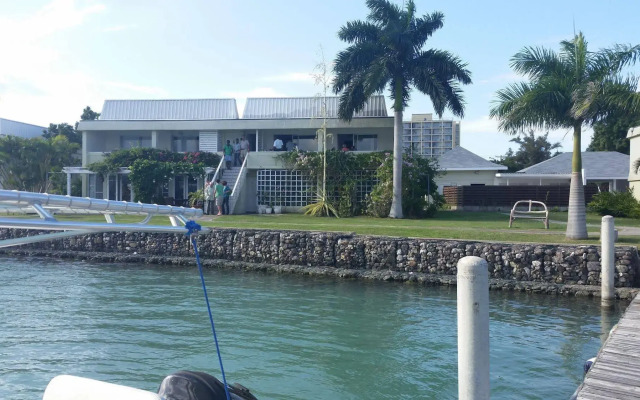 Seawind On the Bay - Apartments