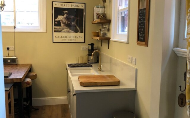 Superb Period Townhouse in Historic Uphill Lincoln
