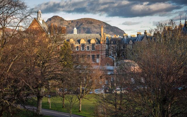 Bruntsfield Hotel