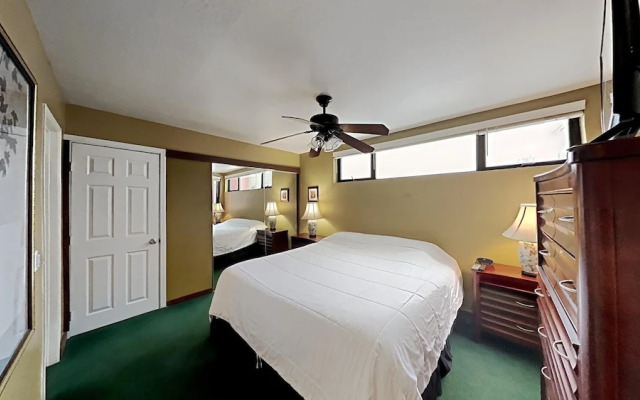 Upgraded 4 Bedrooms at 1849 Condos - Slopeside To Skiing & Mountain Biking