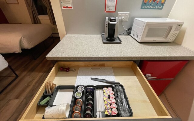 Sleep Woodstock Motel