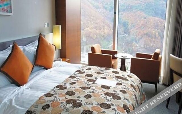 High 1 Convention Hotel