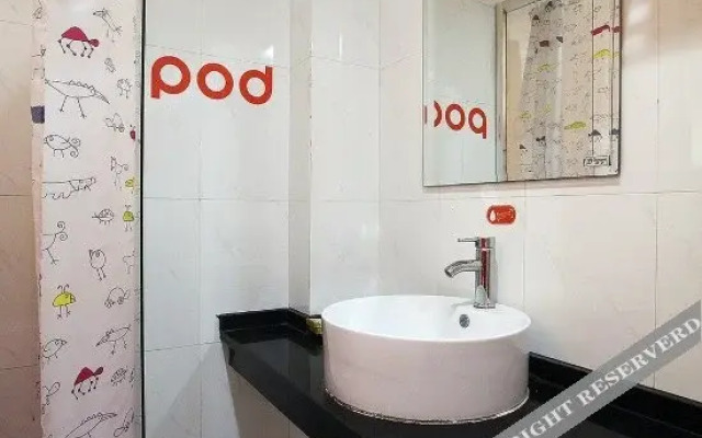 Dingding Hotel (Shanghai Pudong Airport Heqing Town)