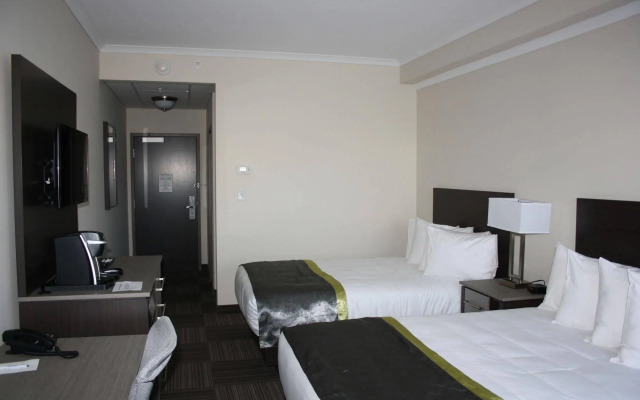 Crossroads Inn & Suites