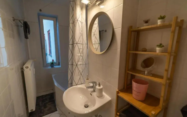 2 Bedroom 65qm - Kitchen - Central - Netflix