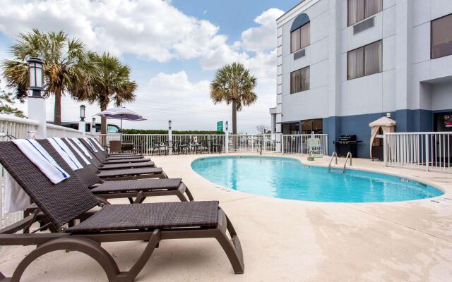 Comfort Suites Southport - Oak Island