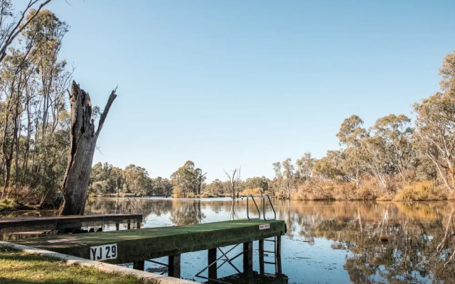 Water's Edge Bundalong