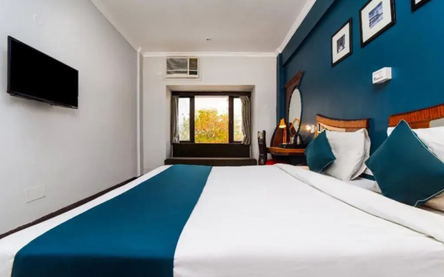 OYO 20027 SilverKey Cyber City