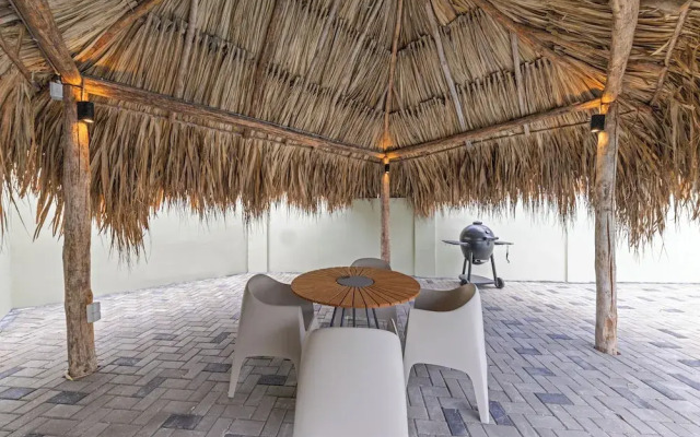 Villa Paradise with pool at mambo beach