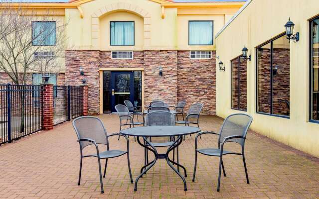 La Quinta Inn by Wyndham West Long Branch/NJ Shore Area
