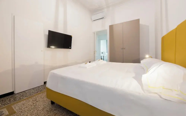 Airy 5BR Flat with Balcony - Old Town