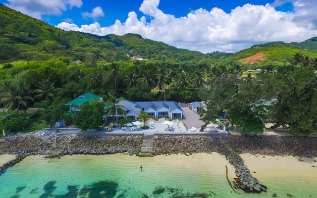 Le Nautique Luxury Beachfront Apartments
