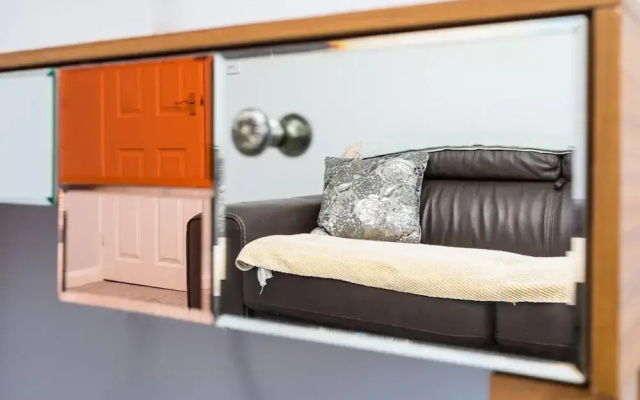 Queens 1 bed Apartment, Close to Town Centre