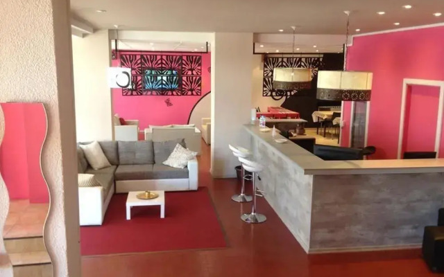 Italia inn Hostel