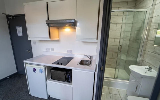 966 Pershore Road Studios In Guest House