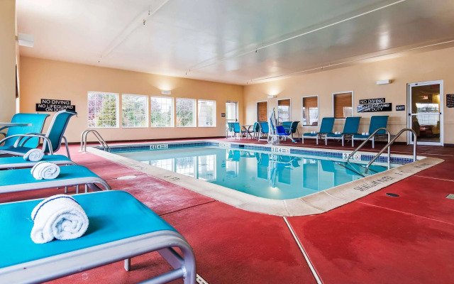 Comfort Inn & Suites Harrisburg-Hershey North