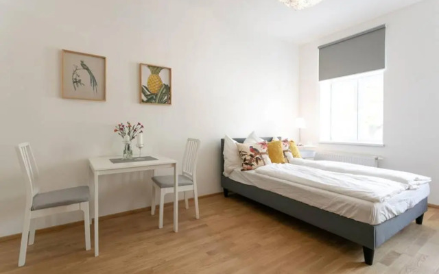 Studio-Apartment between Schoenbrunn & the City Center (13)