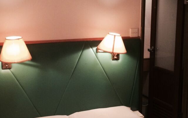 J Hotel