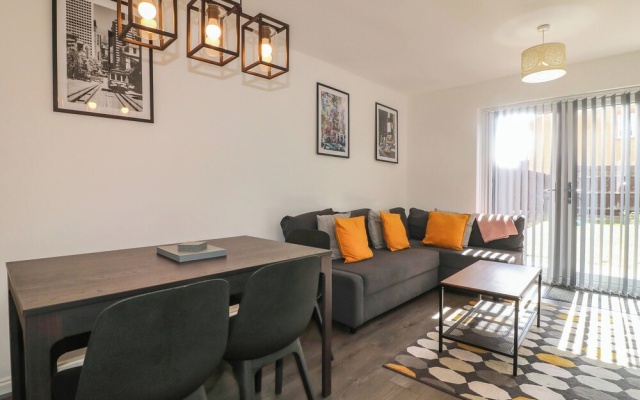32 Moorland House