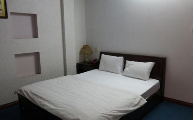 Thinh Phuong Nam Hotel