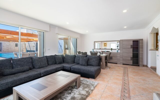 Hideaway Luxury Family Villa