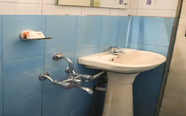 OYO 15752 KBR Residency